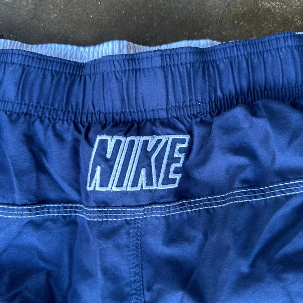 Nike Swim Trunks Mens Large Navy Blue Excellent Cargo Pocket Embroidered Logo